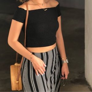 Hollister | off the shoulder | black crop top